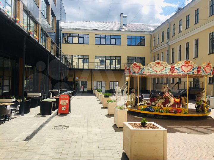 Апартаменты-студия, 68,5 м², 4/4 эт.