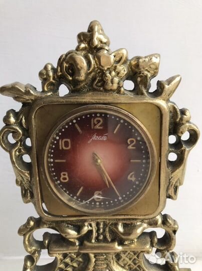 Настольные часы