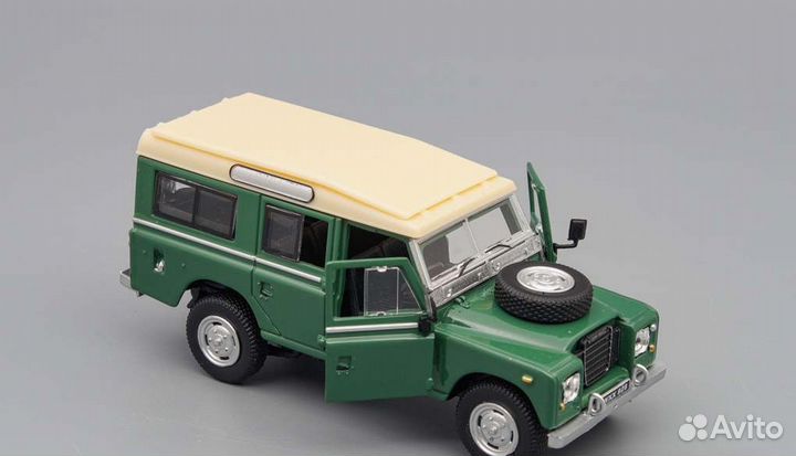 Land Rover Series III 109 Defender Cararama 1:43