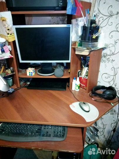 Компьютерный стол