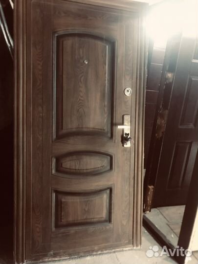 Дверь входная металлическая б/у с установкой