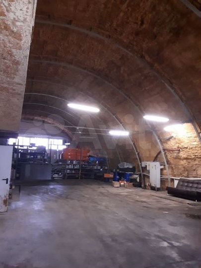 Склад, 300 м²