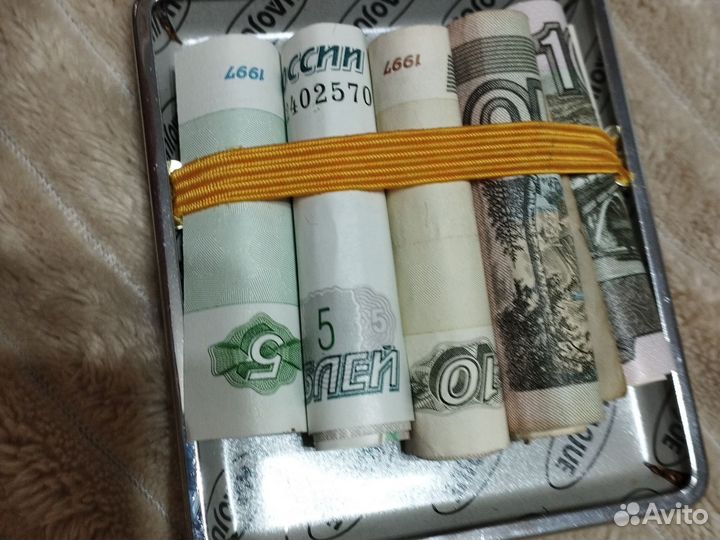 Старинные бумажные деньги и металлические монеты