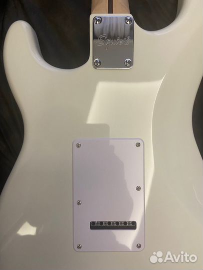 Гитара Fender Stratocaster усилитель Frontman10G