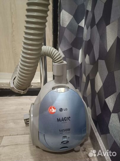 Продам пылесос, включение на ручке