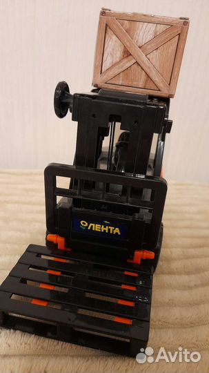 Погрузчик игрушка