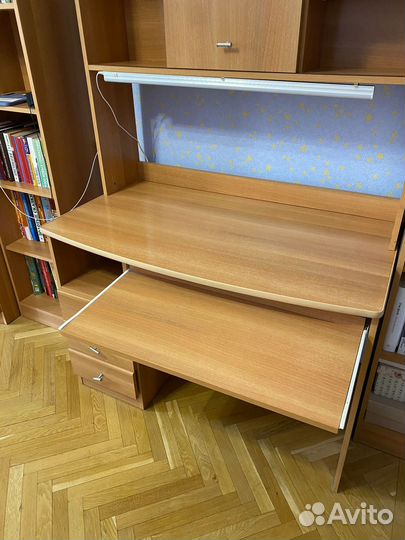 Письменный стол