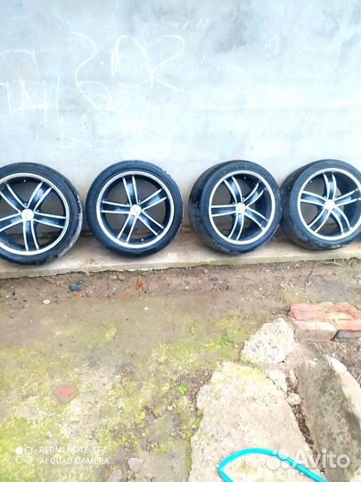 Accelera 651 275/40 R20 106W