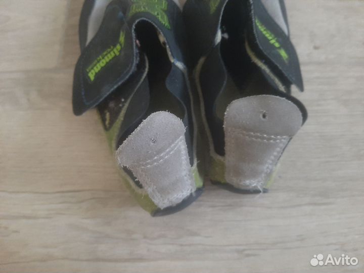 Скальные туфли decathlon 32-33