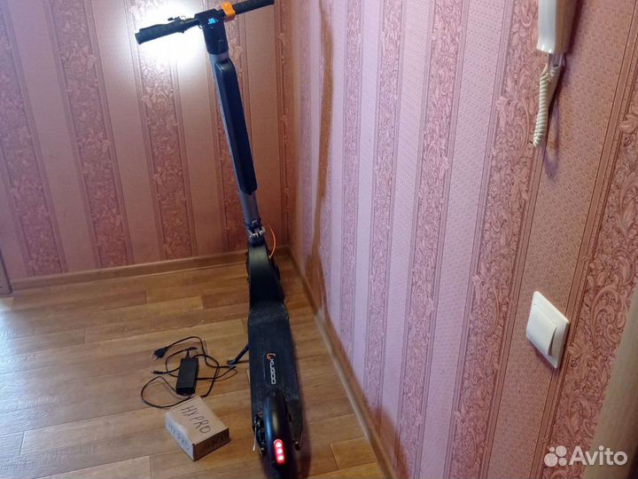 Самокат взрослый электрический бу