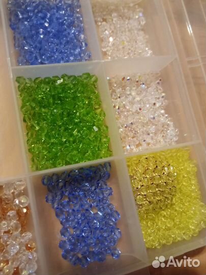 Бусины и биконусы для рукоделия