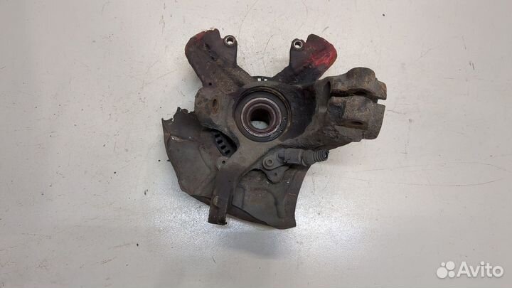 Ступица (кулак, цапфа) правая передняя Volkswagen Golf 4