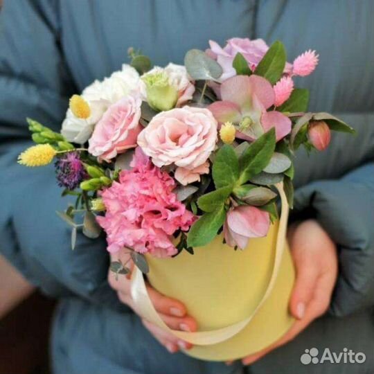 Цветы в шляпной коробке