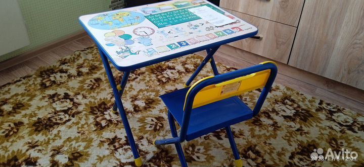 Детский столик и стульчик