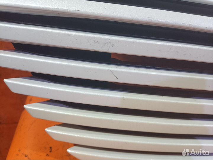 Решетка радиатора Honda Vezel RV5