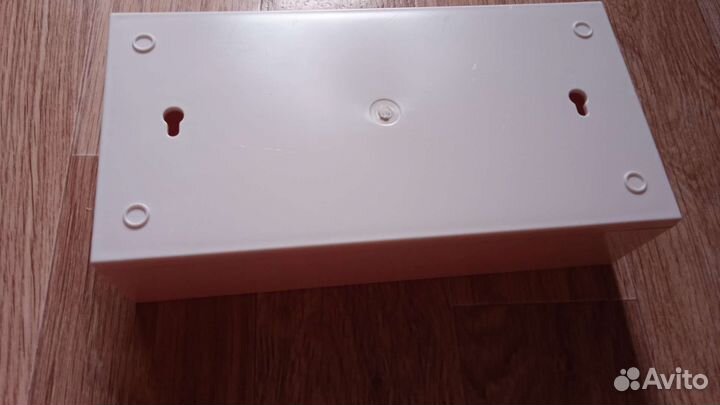 Контейнер для салфеток. настенный