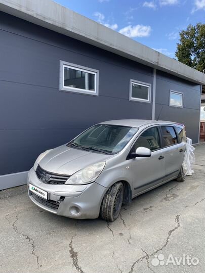 Nissan Note 1.6 МТ, 2010, битый, 180 000 км