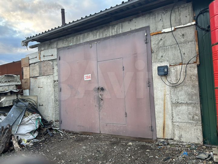 Гараж, > 30 м²