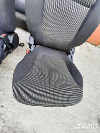 Комплект сидений mitsubishi l200 kb