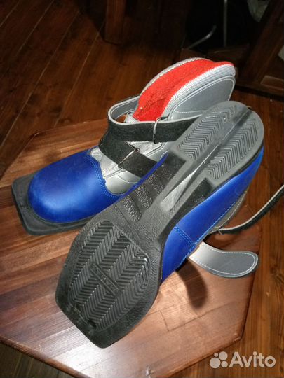 Ботинки лыжные