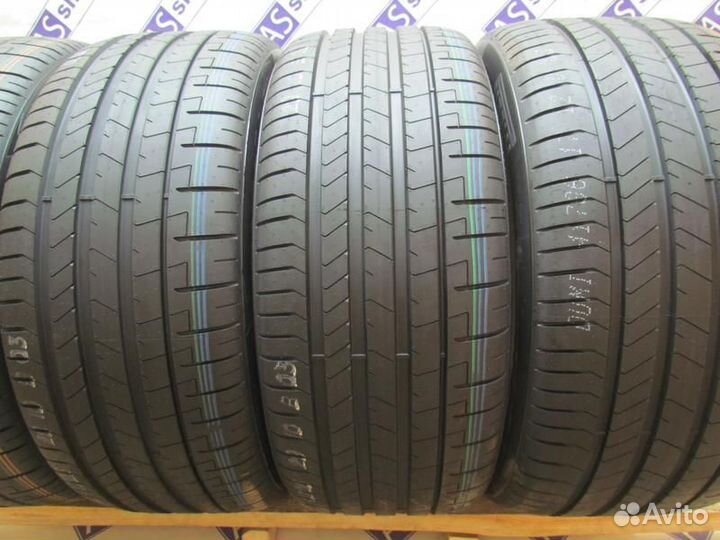 Pirelli P Zero PZ4 275/40 R22 и 315/35 R22 107Y