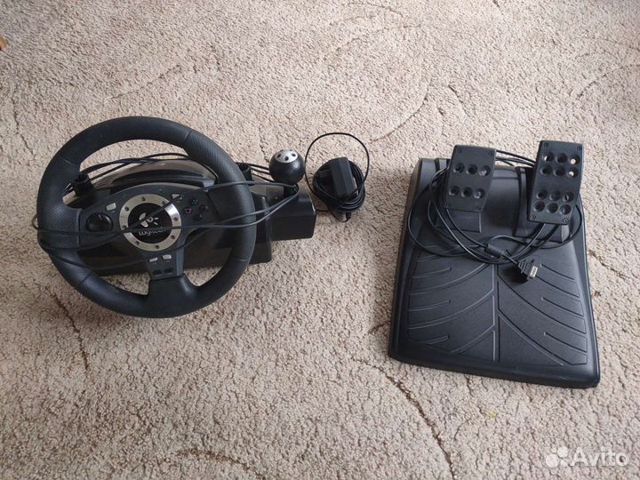 Игровой руль Logitech