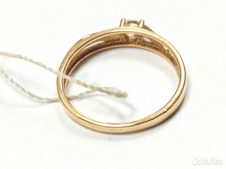 Кольцо с синтетическим камнем Золото