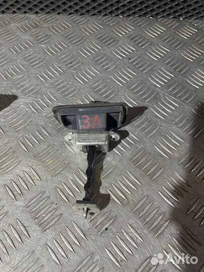 Ограничитель двери задний Nissan Pathfinder R51