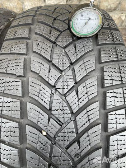 Goodyear UltraGrip Performance SUV Gen-1 235/55 R19