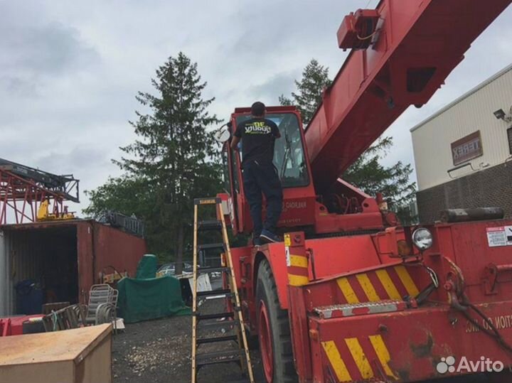 Стекло правое у стрелы Volvo