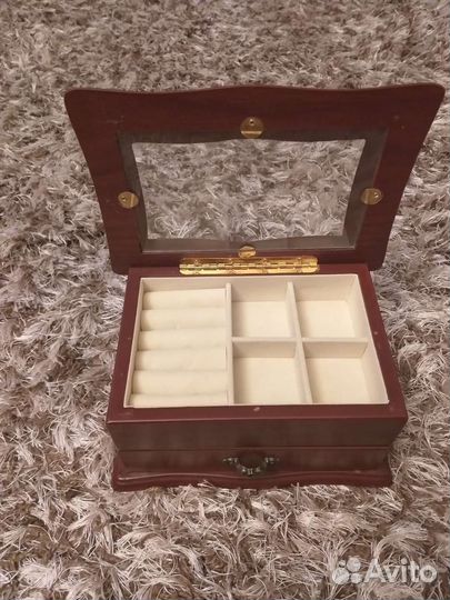 Шкатулка для украшений