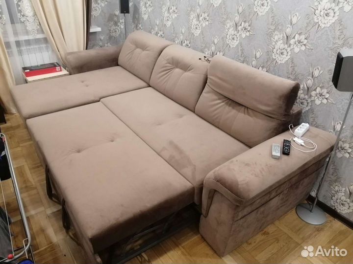 Б/у Диван угловой с атаманкой