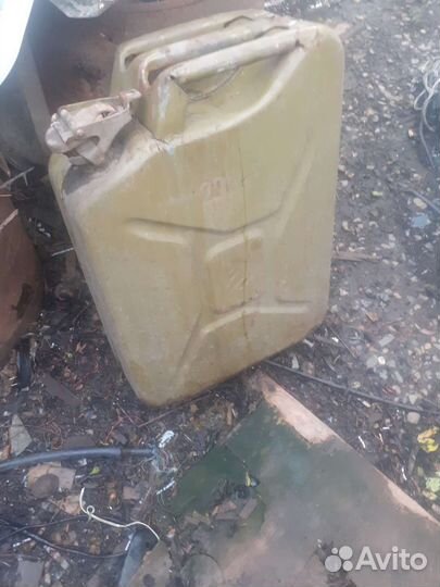 Канистры металлические 20 литров