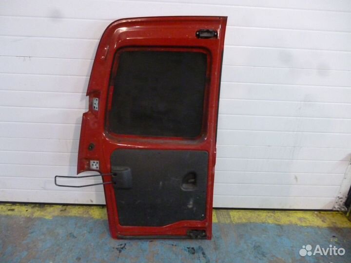 Дверь распашная правая берлинго партнер красная