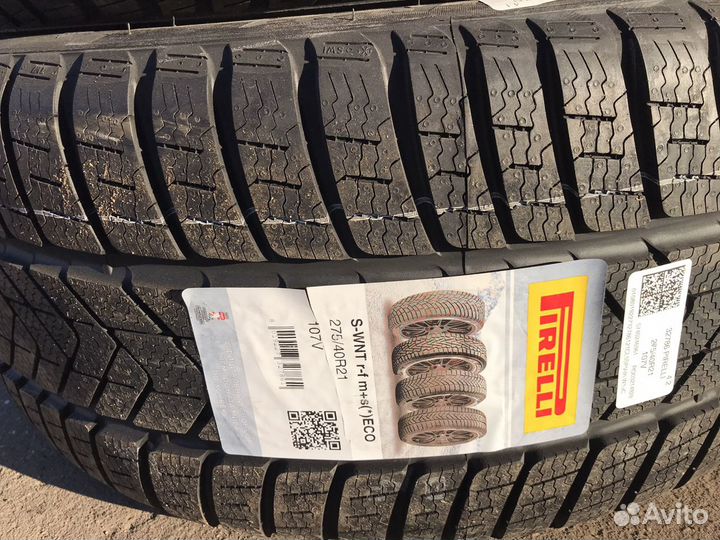 Pirelli Scorpion Winter 315/35 R21 275/40 R21 111V, 4 шт