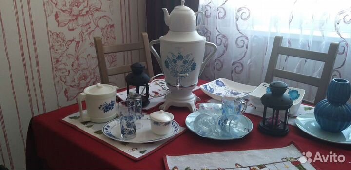 Комплект столовой посуды, самовар
