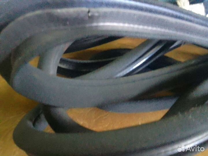 Уплотнитель проёмов дверей Мерседес w211