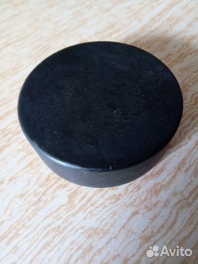 Шайба хоккейная бу