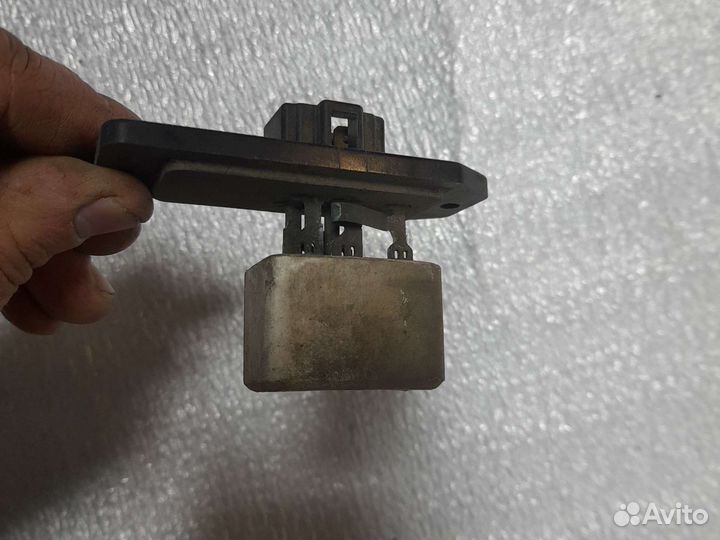 Резистор печки галант 8