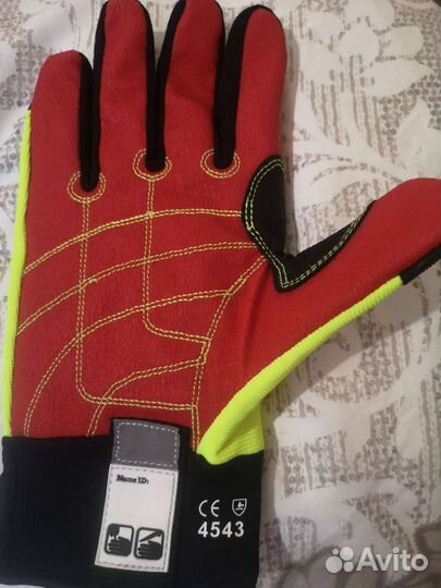 Противоударные перчатки