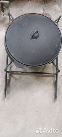 Казан с подставкой под мангал