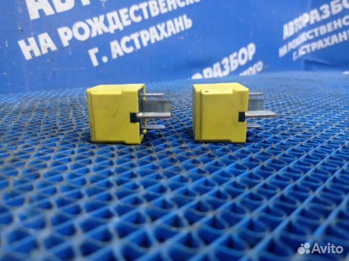 Реле Opel Astra H купе 2009