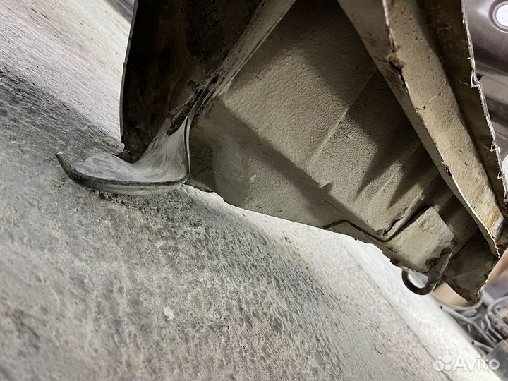 Четверть задняя правая priora