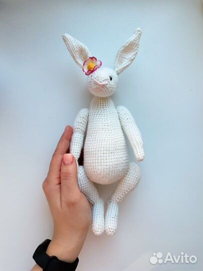 Вязанный заяц на заказ