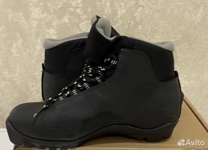 Ботинки лыжные