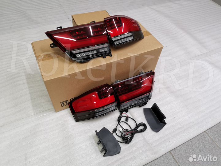 Задние фонари Toyota Land Cruiser 300