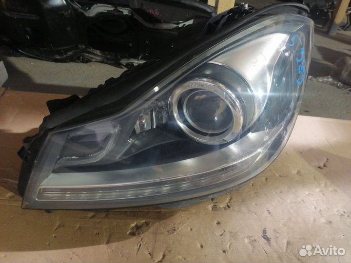 Фара левая Mercedes Benz C200 W204 271860 2011