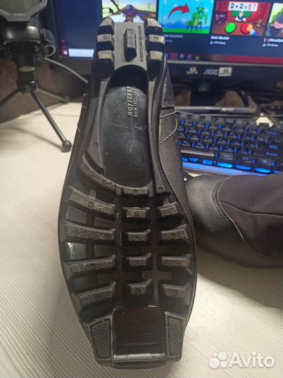 Лыжные ботинки