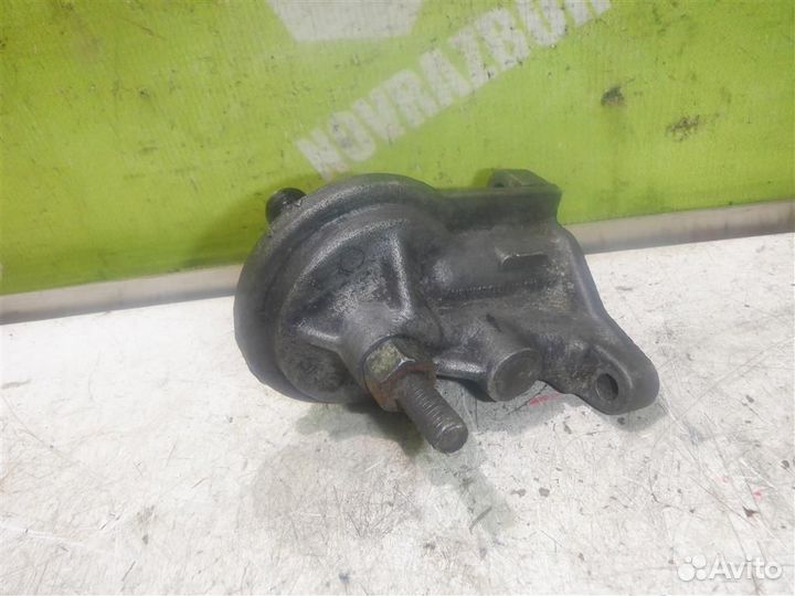 Кронштейн масляного фильтра Фольксваген Гольф 3