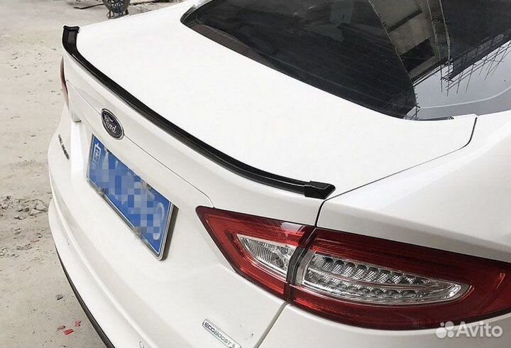 Лип спойлер универсальный